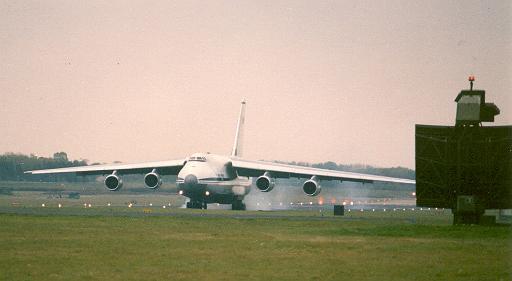 1991-04 Antonov 124- -.jpg